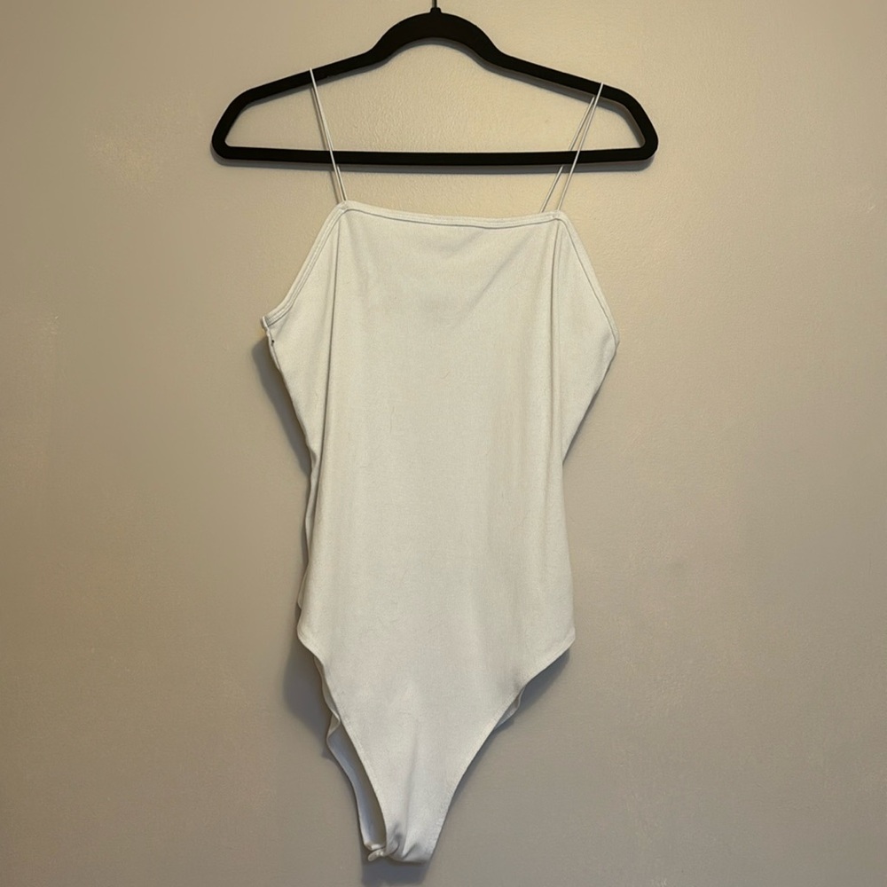 Ribbed white tank top